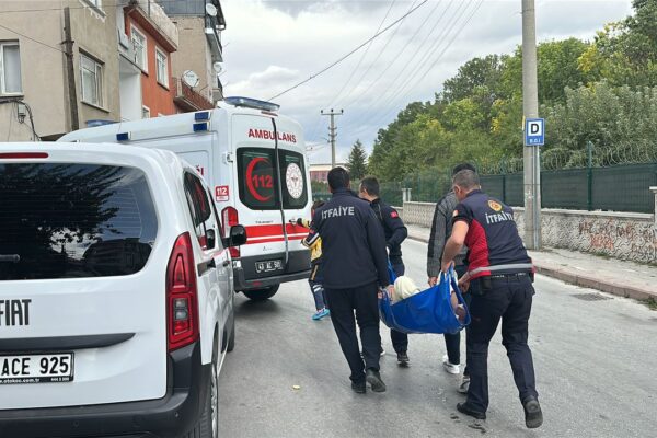 Yalnız yaşayan adam evinde düştü… Ekipler pe...