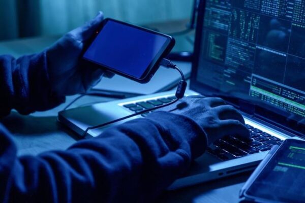 MİT’ten kişisel verileri çalanlara operasyon: 3 tu...