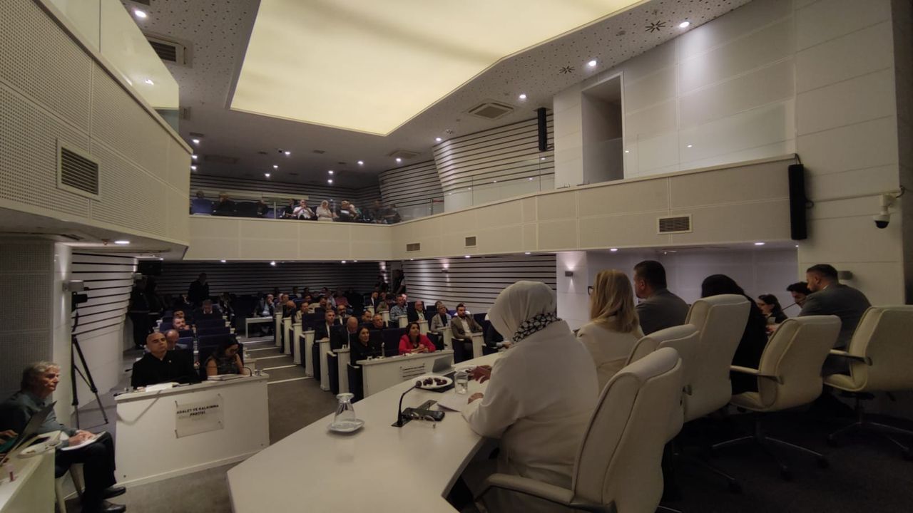 Buca’da 7 milyarlık bütçeye oy çokluğu!